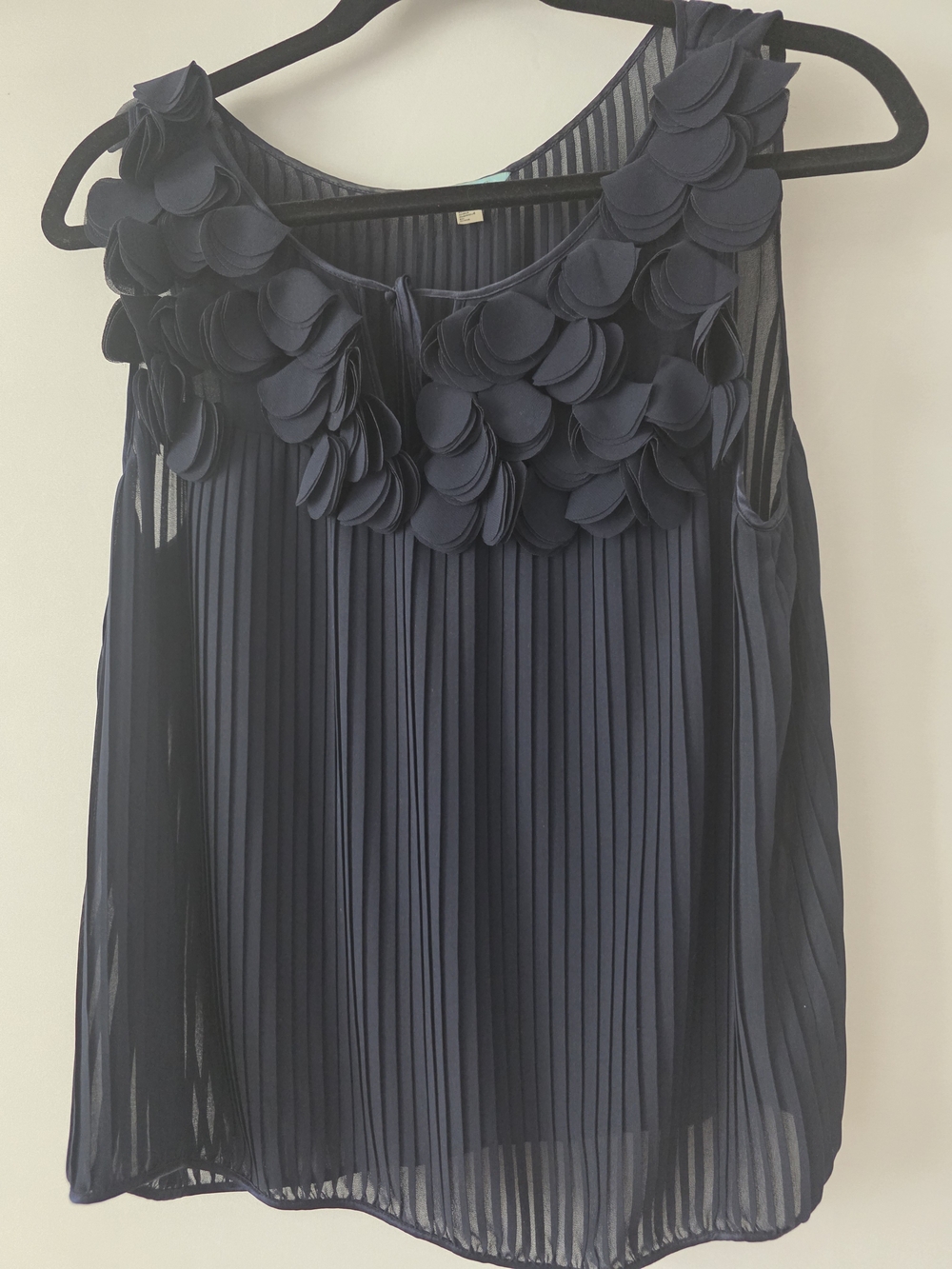 Women's Navy Pleated Sleeveless Camisole with Floral Appliqué
